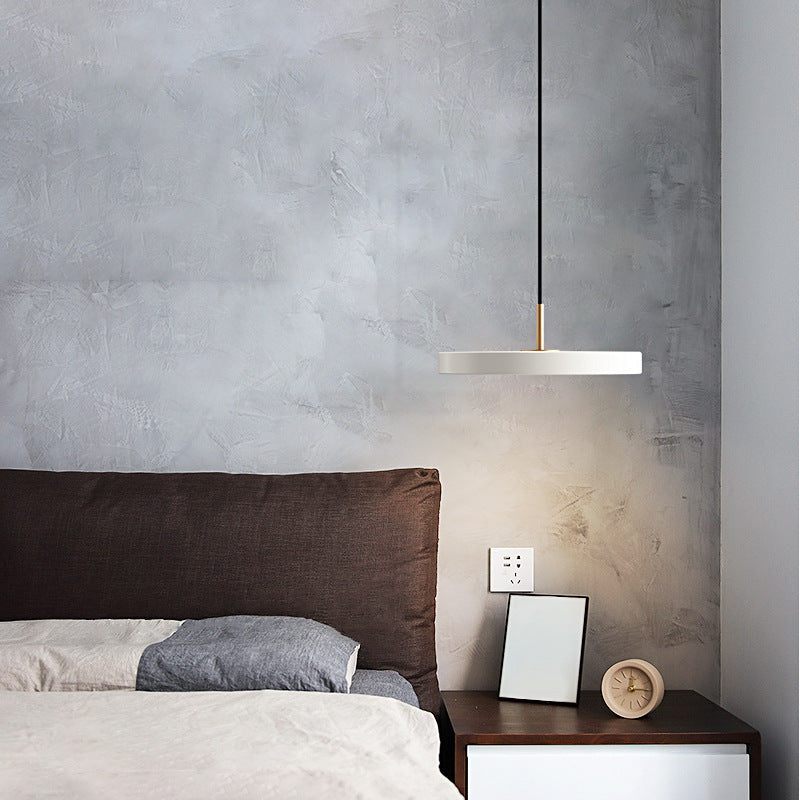 Nordic Pendant Light in Three Sizes / Black / White light / 30cm